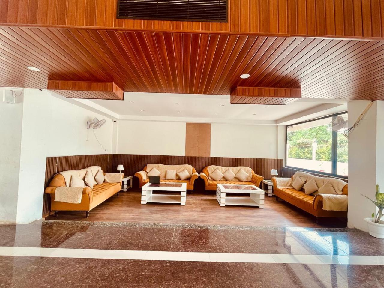 Country Inn Ayodhya - Opposite Airport Exterior photo